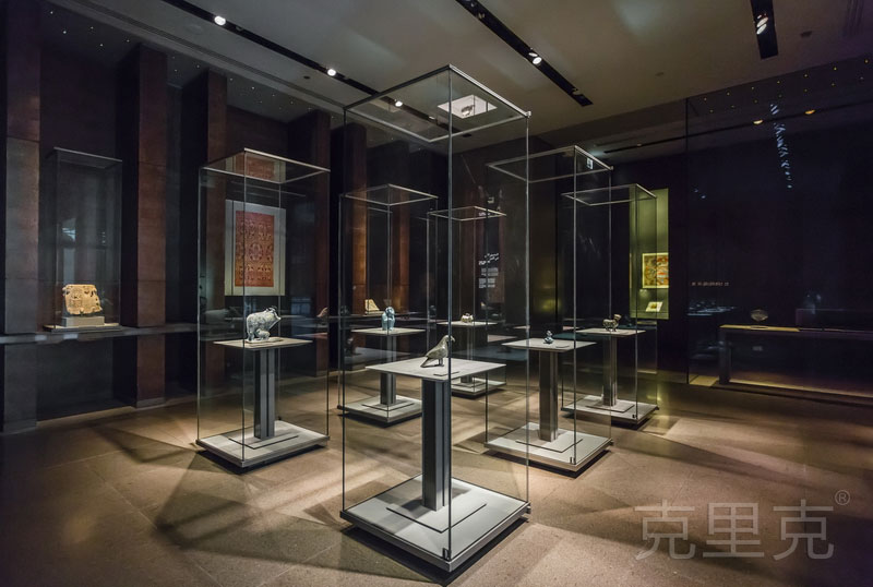 多哈伊斯蘭藝術(shù)博物館獨(dú)立式全景玻璃展柜樣式 多哈伊斯蘭藝術(shù)博物館獨(dú)立式全景玻璃展柜樣式