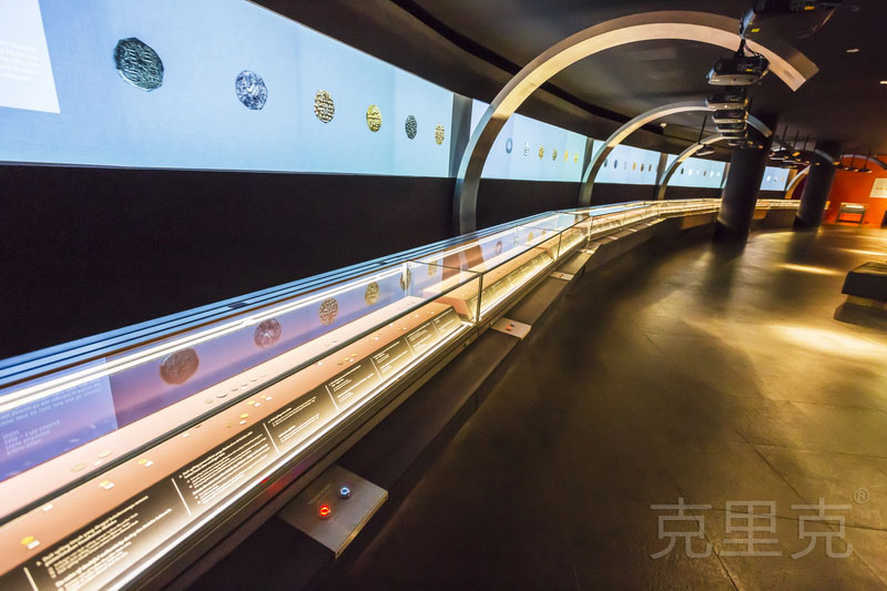馬來(lái)西亞國(guó)家銀行博物館銀幣玻璃展示柜樣式 馬來(lái)西亞國(guó)家銀行博物館銀幣玻璃展示柜樣式