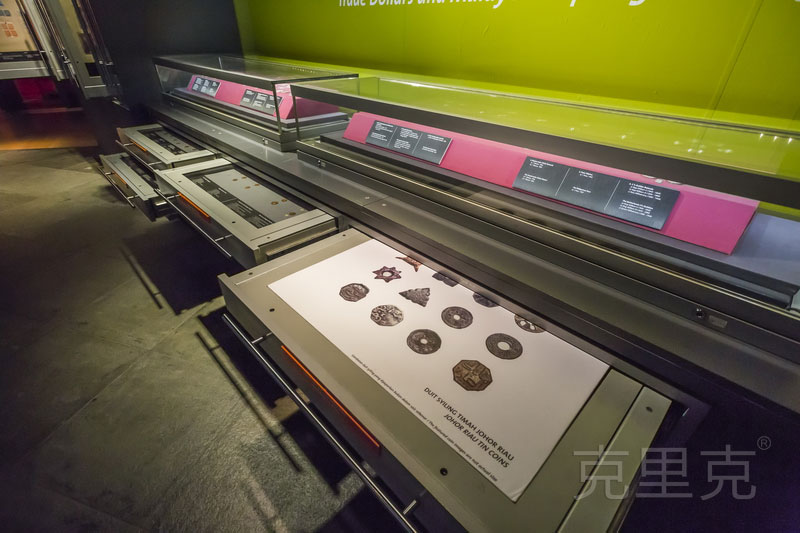 馬來(lái)西亞國(guó)家銀行博物館儲(chǔ)藏功能銀幣展示柜樣式 馬來(lái)西亞國(guó)家銀行博物館儲(chǔ)藏功能銀幣展示柜樣式