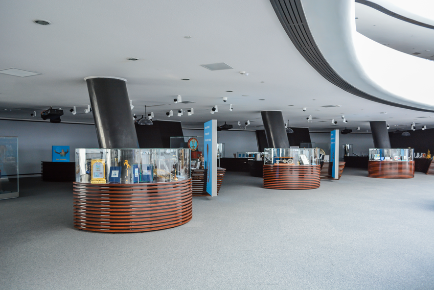 哈薩克斯坦總統(tǒng)圖書(shū)館半圓環(huán)型電動(dòng)升降桌柜樣式 哈薩克斯坦總統(tǒng)圖書(shū)館半圓環(huán)型電動(dòng)升降桌柜樣式